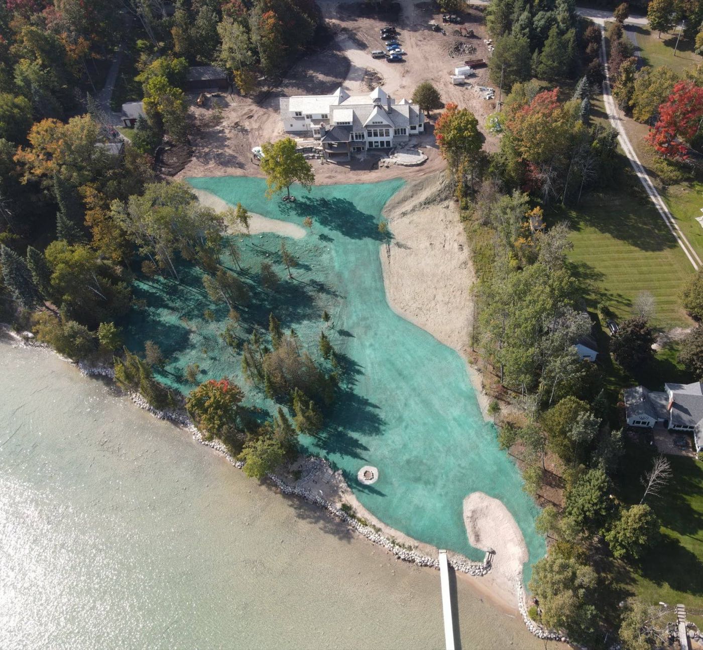 New-Build Lakefront Lawn